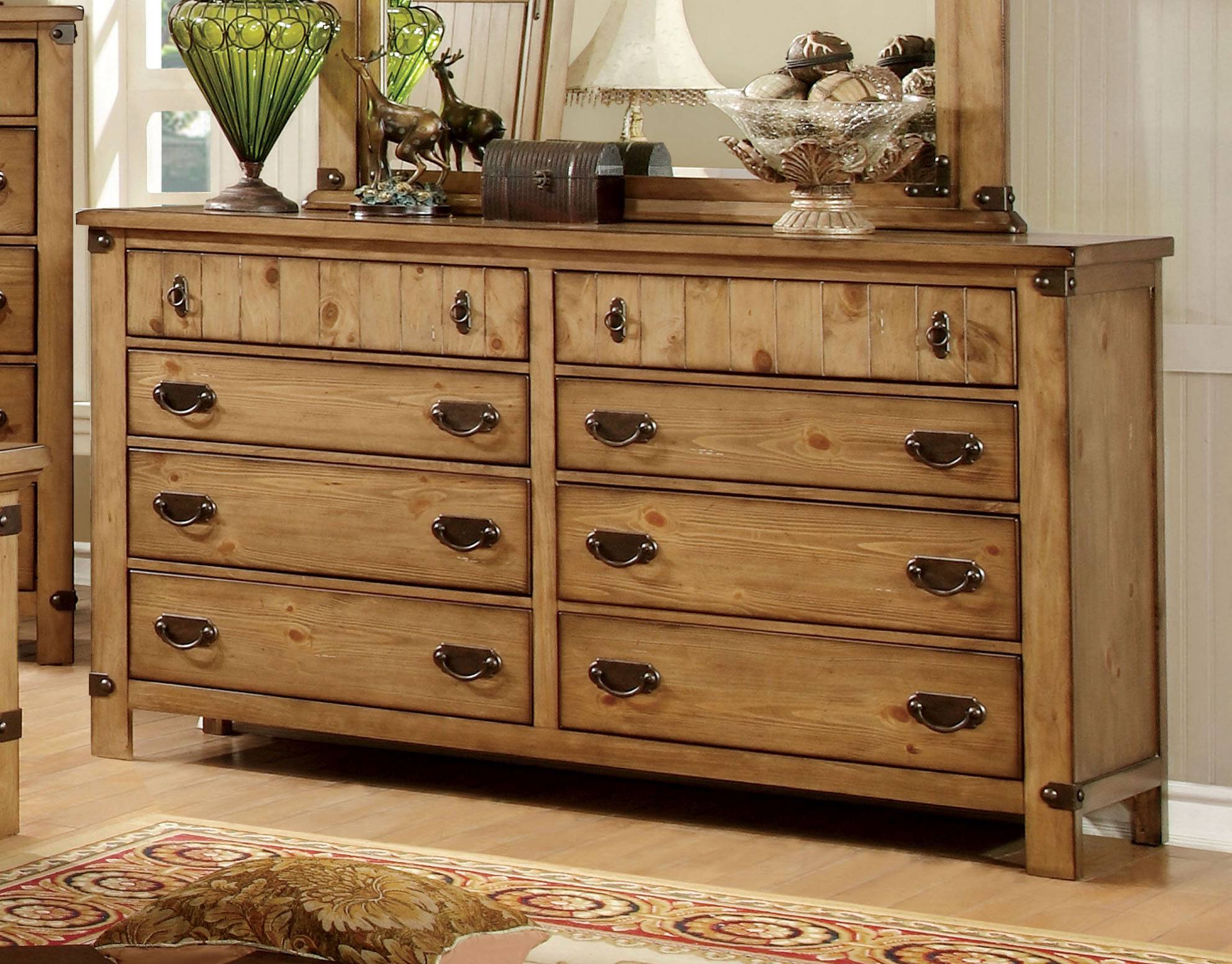 Manis Cottage 8-Drawer Dresser