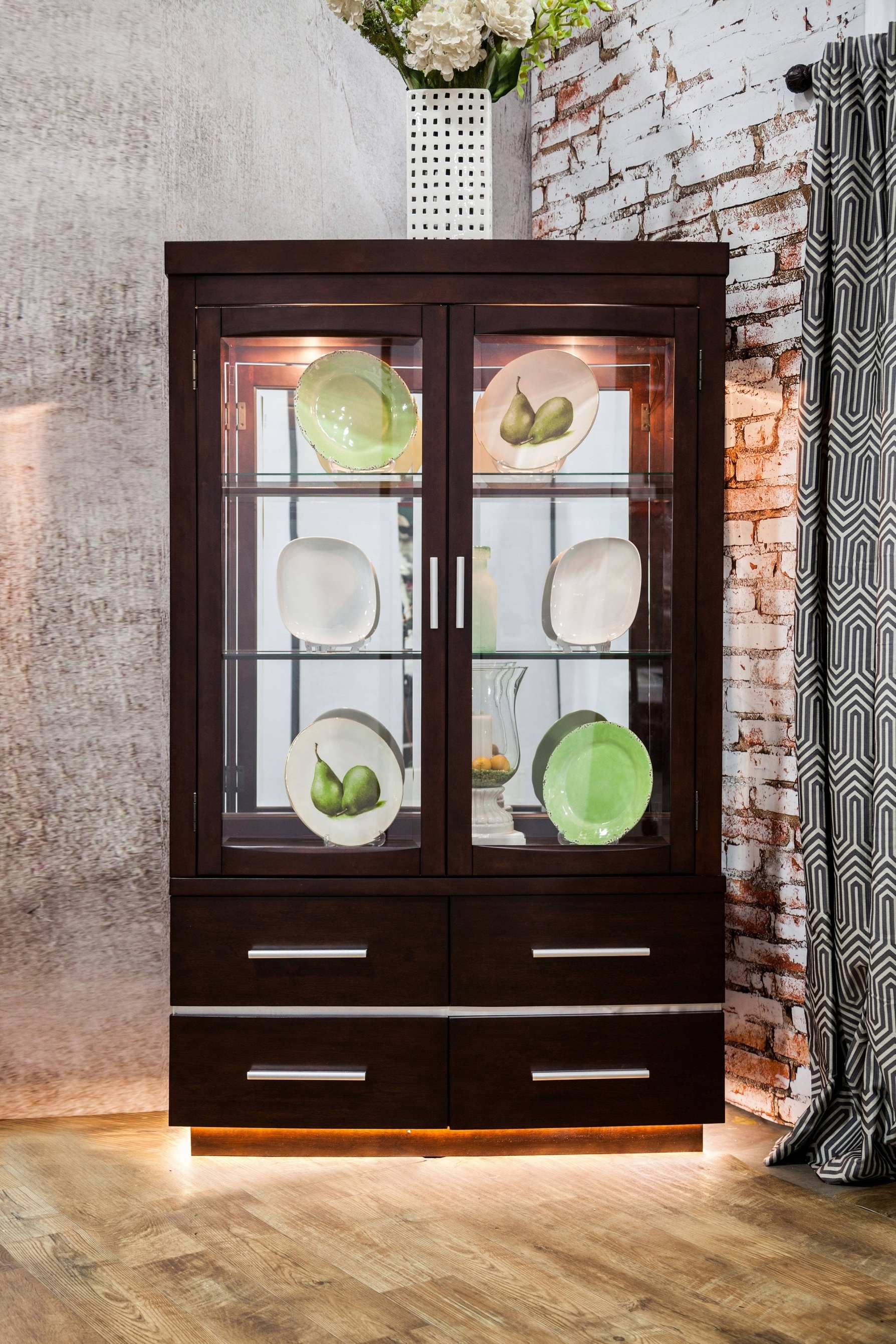 Lina Contemporary Curio with Touch Lights